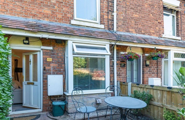 2 bedroom accommodation in Nantwich