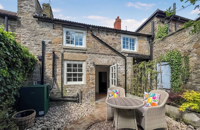Alojamiento de 2 habitaciones en Gilling West, near Richmond