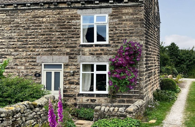 2 bedroom accommodation in Alton, near Chesterfield