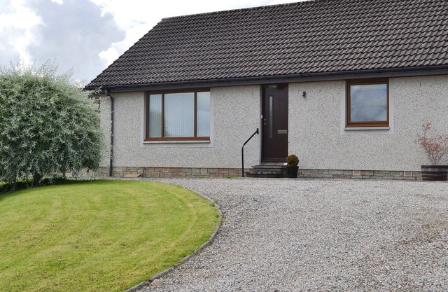 Alojamiento de 2 habitaciones en Dingwall, cerca de Inverness