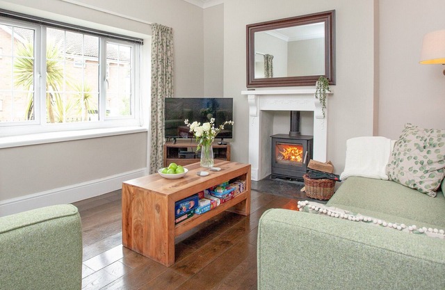 2 bedroom accommodation in Babbacombe, near Torquay