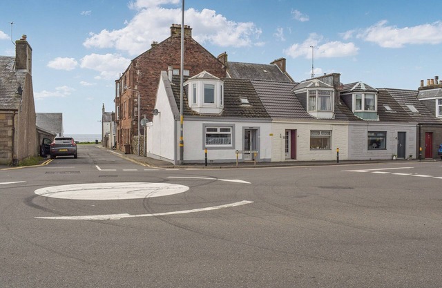 2 bedroom accommodation in Girvan