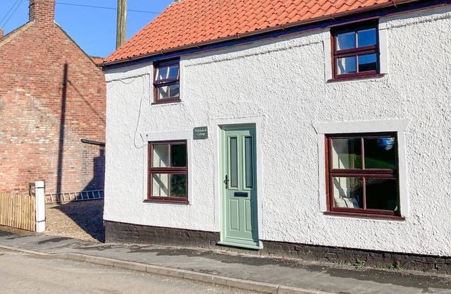 2 bedroom accommodation in Thwing
