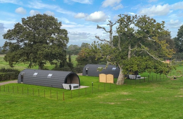 Barrow View is a spacious, modern lodge with open-plan living and stunning views.