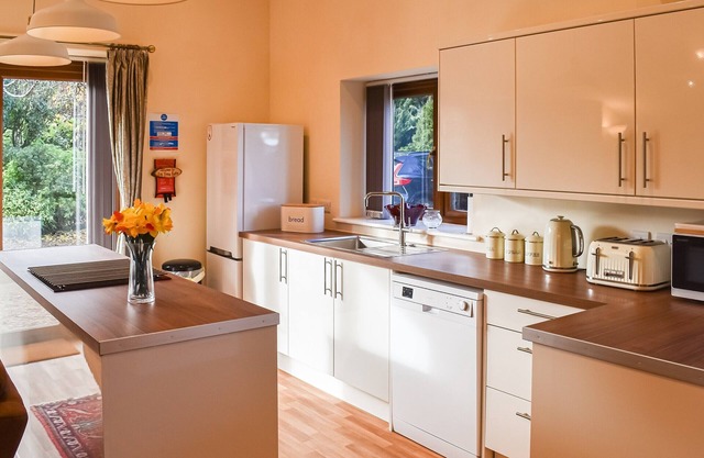 2 bedroom accommodation in Deal