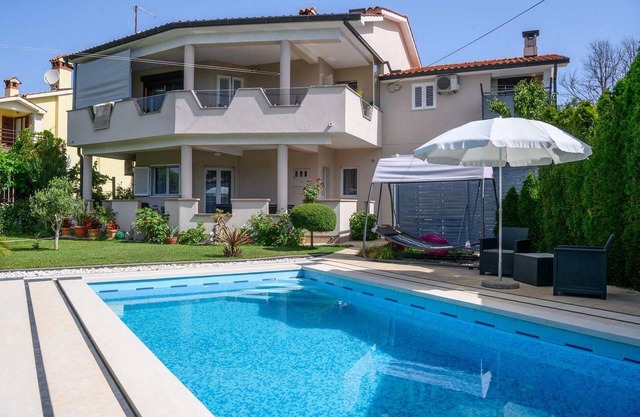 2 bedroom accommodation in Labin