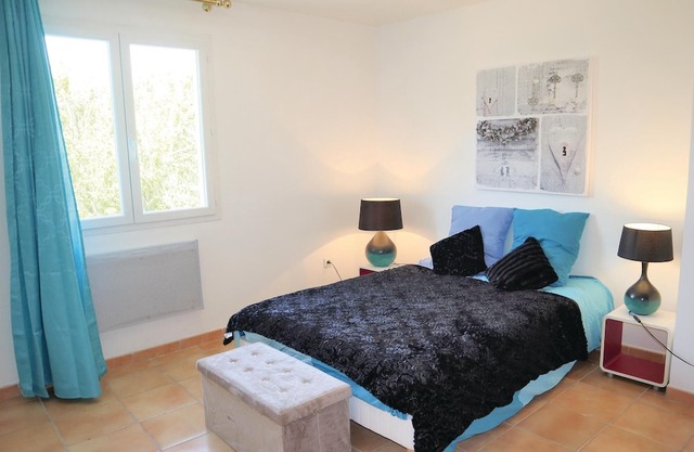 2 bedroom accommodation in Sablet