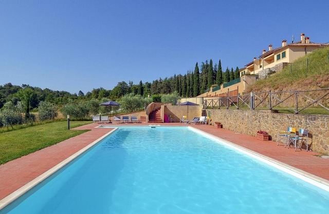 2 Bedroom Amazing Apartment In Bucine