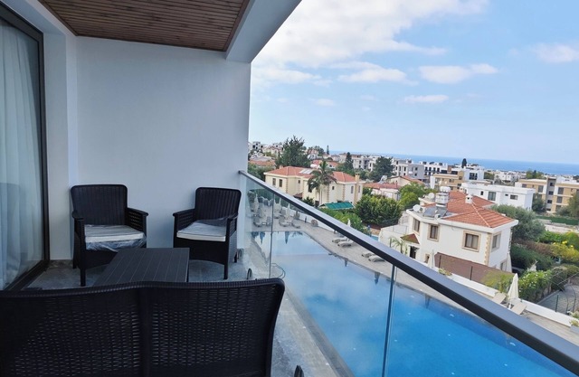 2-bedroom apartment 7 minutes from MERIT CASINO