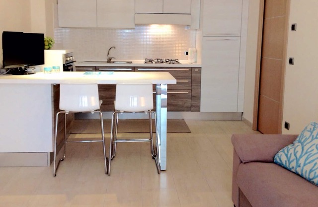 Apartamento de 2 habitaciones a tiro de piedra de la playa en Letojanni, ideal para familias