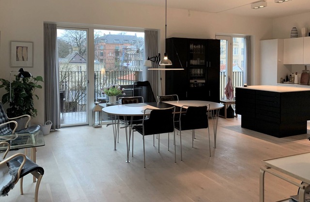 2 Bedroom Apartment Frederiksberg 1440-1