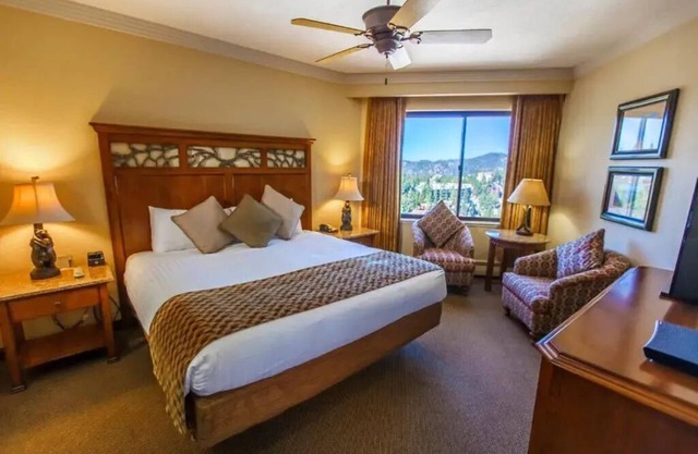 2 bedroom apartment in The Ridge at lake Tahoe /available from Jul 19 -26/