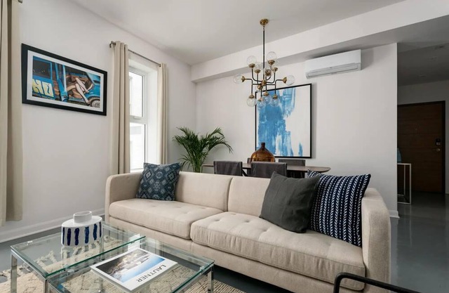 2 bedroom apartment in Old Montreal-Penny Lane