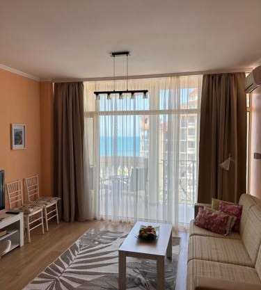 2 bedroom apartment komplex Andalusia Elenite with terrasa and sea