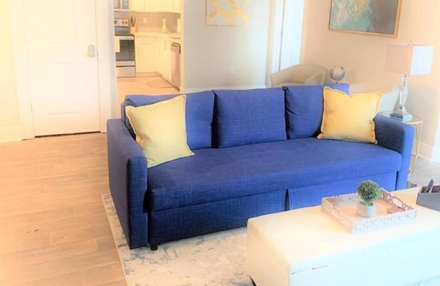 2 Bedroom Apartment L-553991 by Houzlet