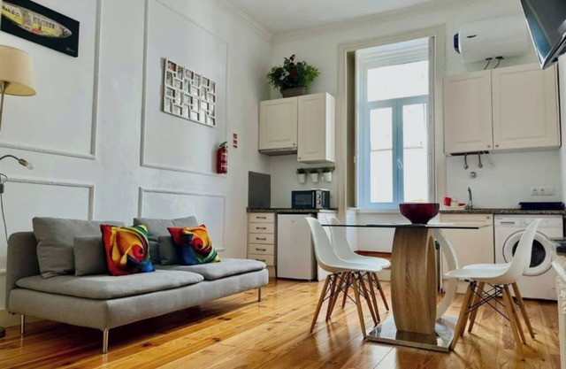 2 Bedroom Apartment Located Heart of Lisbon City