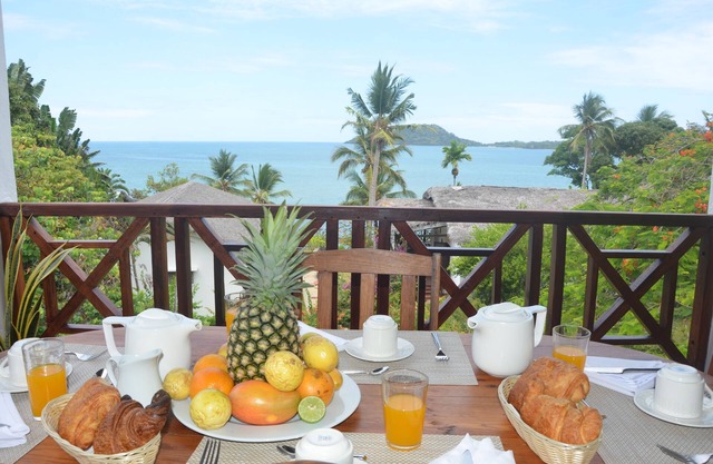2-bedroom apartment facing the sea