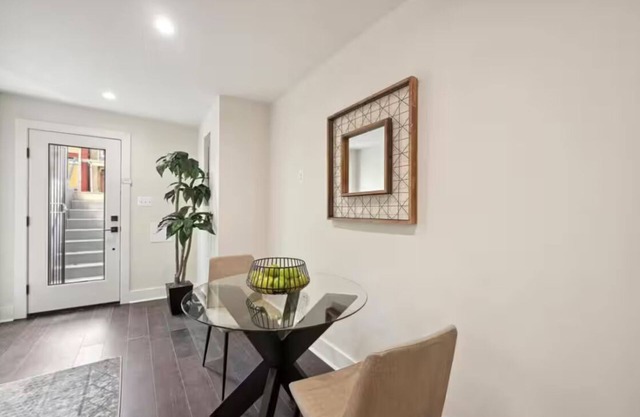 2-bedroom apartment in beautiful Washington with WiFi, AC