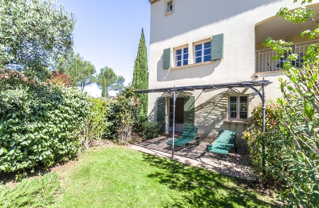 2 BEDROOM APARTMENT WITH TERRACE AND GARDEN (N°510)