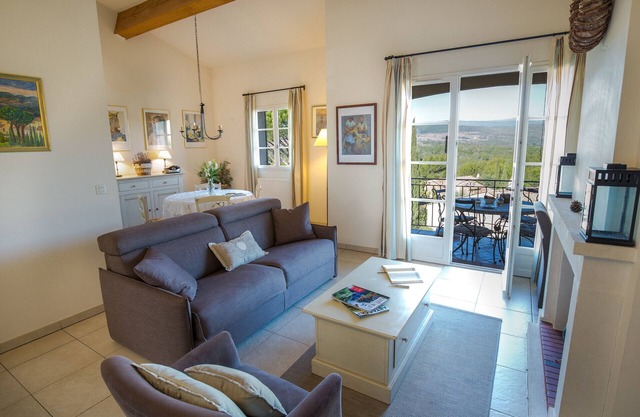 2-BEDROOM APARTMENT WITH TERRACE (N°555)