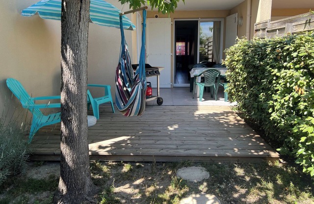 Apartamento de 2 dormitorios con terraza y jardín de 100 metros de los grilletes de la playa del océano