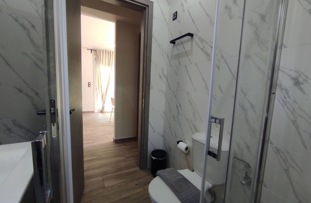 2-Bedroom Apartment with Sea View, Wi-Fi and Air Conditioning