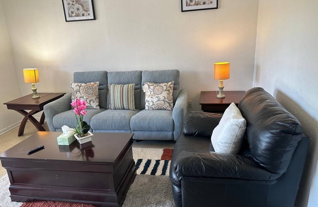 2-bedroom apartment with AC in charming Killeen