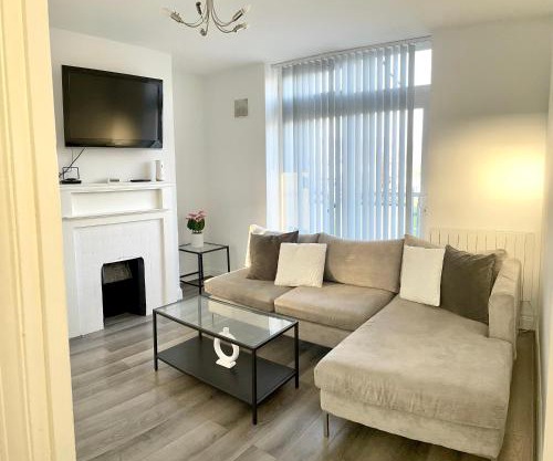 2 bedroom apartment with balcony near Tottenham Hostpur Stadium