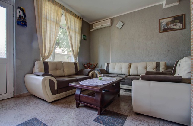 Apartamento de 2 dormitorios con piscina, sauna y gimnasio ubicado a pocos minutos del centro de la ciudad