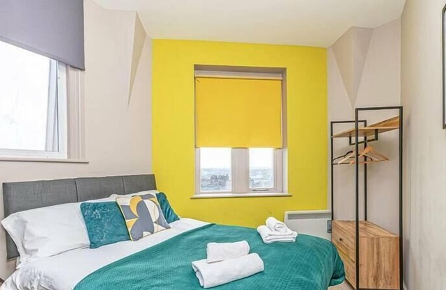 2 Bedroom Apt - Sleeps 5 - Wigan