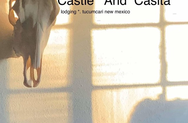 2 bedroom artful Castle in the Heart of Tucumcari! Walk to restaurants & museums