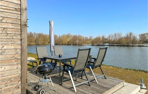 2 Bedroom Awesome Home In Tossens