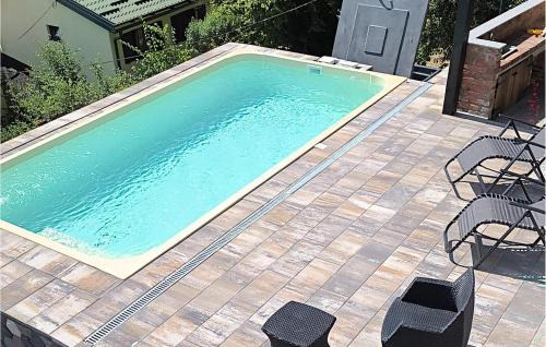 2 Bedroom Awesome Home In Donji Zvecaj