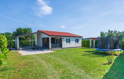 2 Bedroom Awesome Home In Fazana