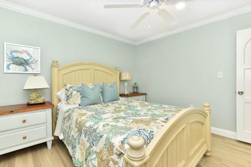 2 Bedroom BACK Apt at OCEANFRONT HOME on 15th St