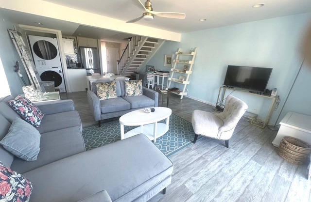 2-bedroom Beach Front apartment in awesome Love beach Nassau with WiFi, AC