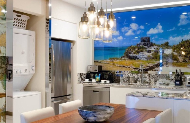 2-Bedroom beach resort in Punta Sam with 4 pools, fitness room, WiFi and more
