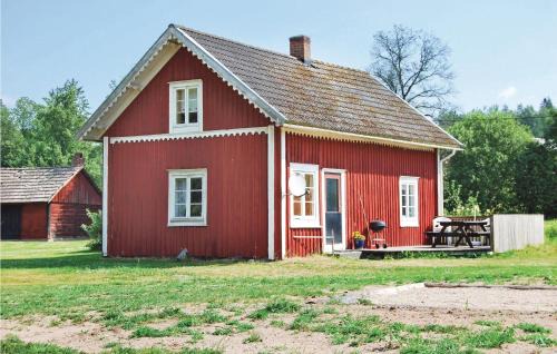 2 Bedroom Beautiful Home In Linneryd