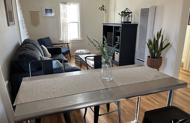 2-Bedroom Boho Bungalow, Newly Renovated