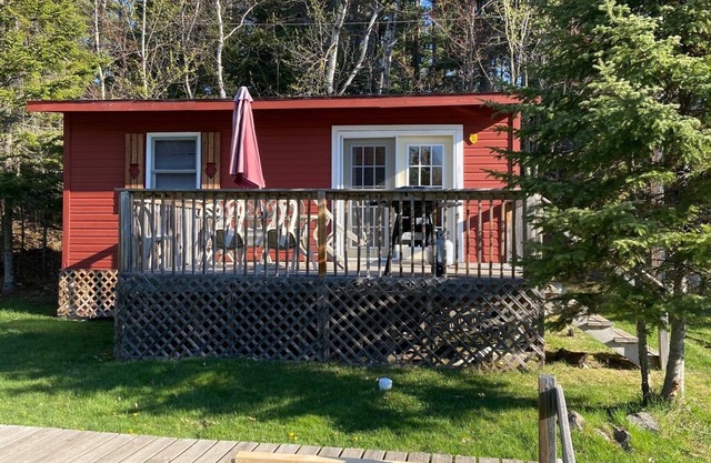 2 bedroom cabin in the heart of Voyageurs National Park on Lake Kabetogama.