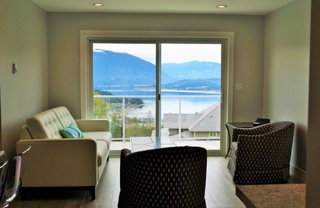 2 Carriage House con vistas panorámicas del lago Shuswap
