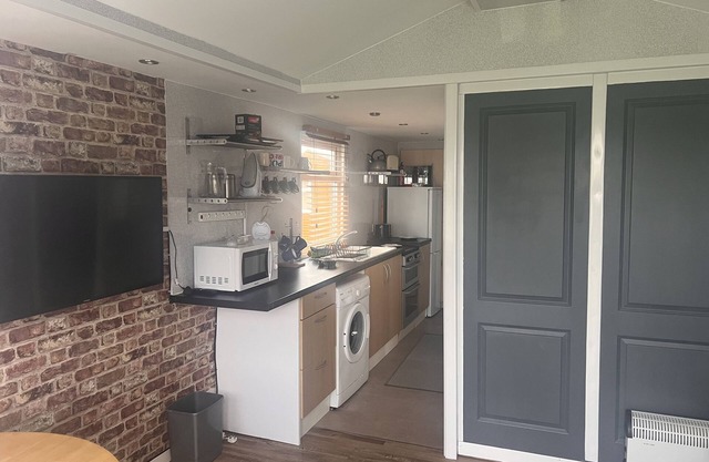 2 Bedroom Chalet Isle of sheppey Holiday Village