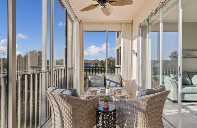 2 Bedroom Condo 427475 by Houzlet