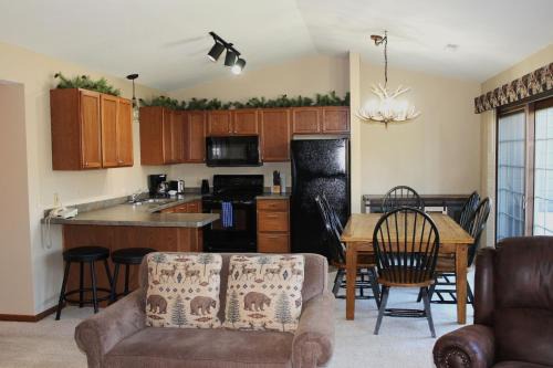 2 Bedroom Condo at Wild Eagle Lodge, #230