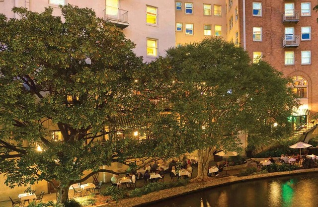 2 Bedroom Condo, Full Kitchen, Sleeps 6, Riverwalk, at Wyndham Riverside Suites!