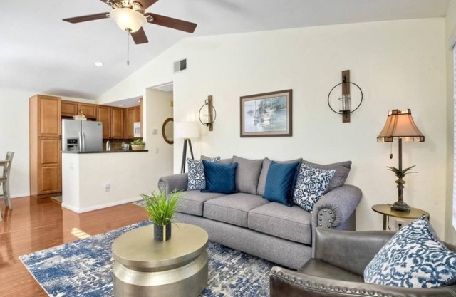 2 Bedroom Condo L-602546 by Houzlet