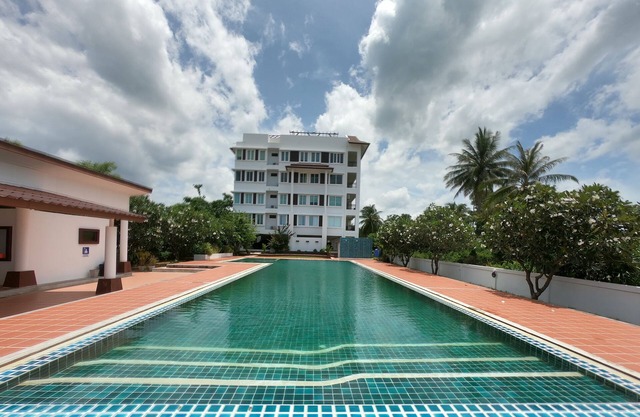 Condominio de 2 habitaciones con vista al mar y piscina