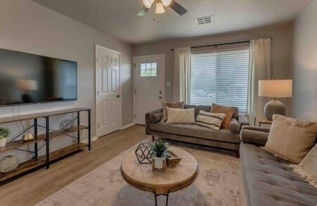 2-Bedroom Cottage w/ KING bed