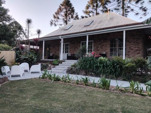 2 Bedroom Cottage with Private Garden