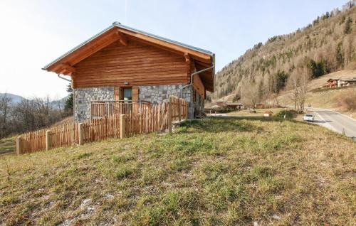 2 Bedroom Cozy Home In Castello Tesino